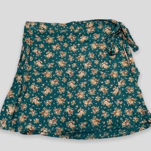 Adorable American Eagle floral wrap mini skirt